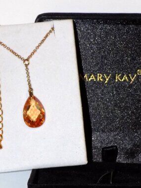 IOC Vintage Mary Kay Y-Chain Faceted Teardrop Pendant Necklace